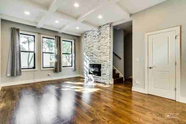 848 E 48th St - Photo 3 of 31