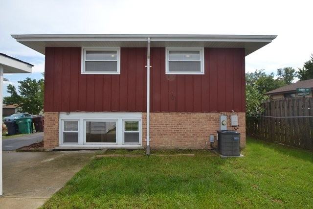 8912 167th St - Photo 2 of 9