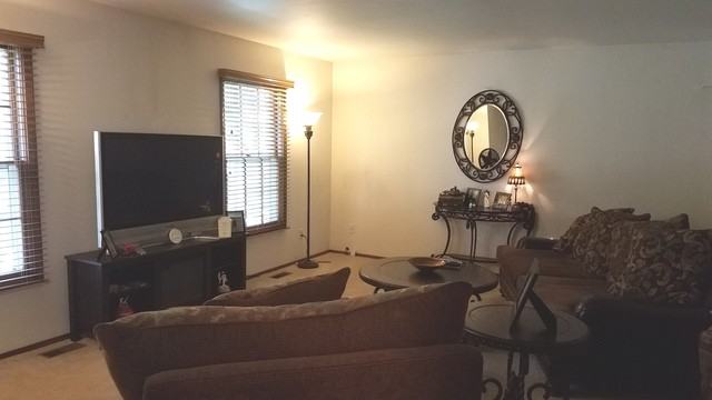 1906 Larson Ave - Photo 3 of 21