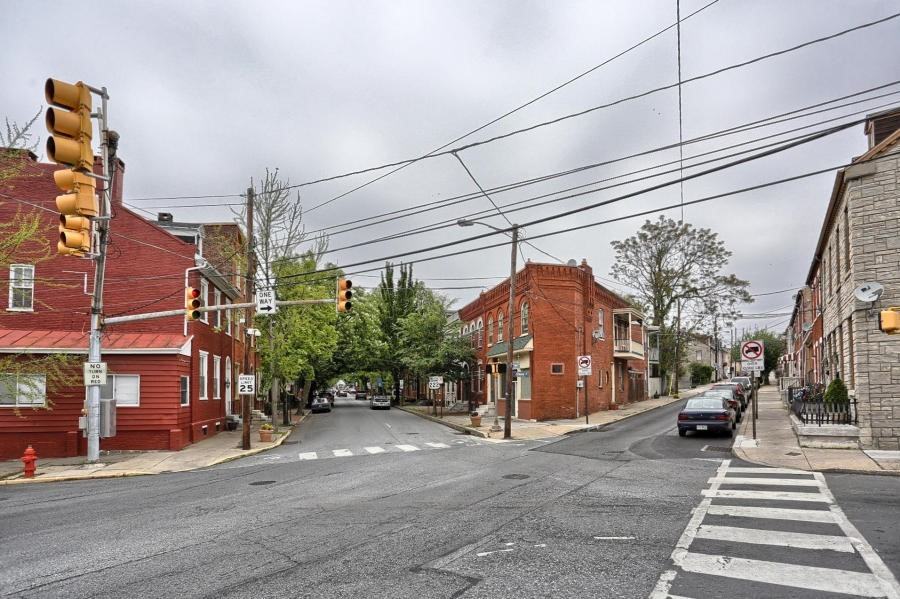 205 Church St - Photo 3 of 7