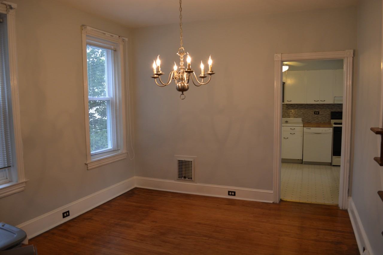 823 E Southampton Ave - Photo 3 of 7