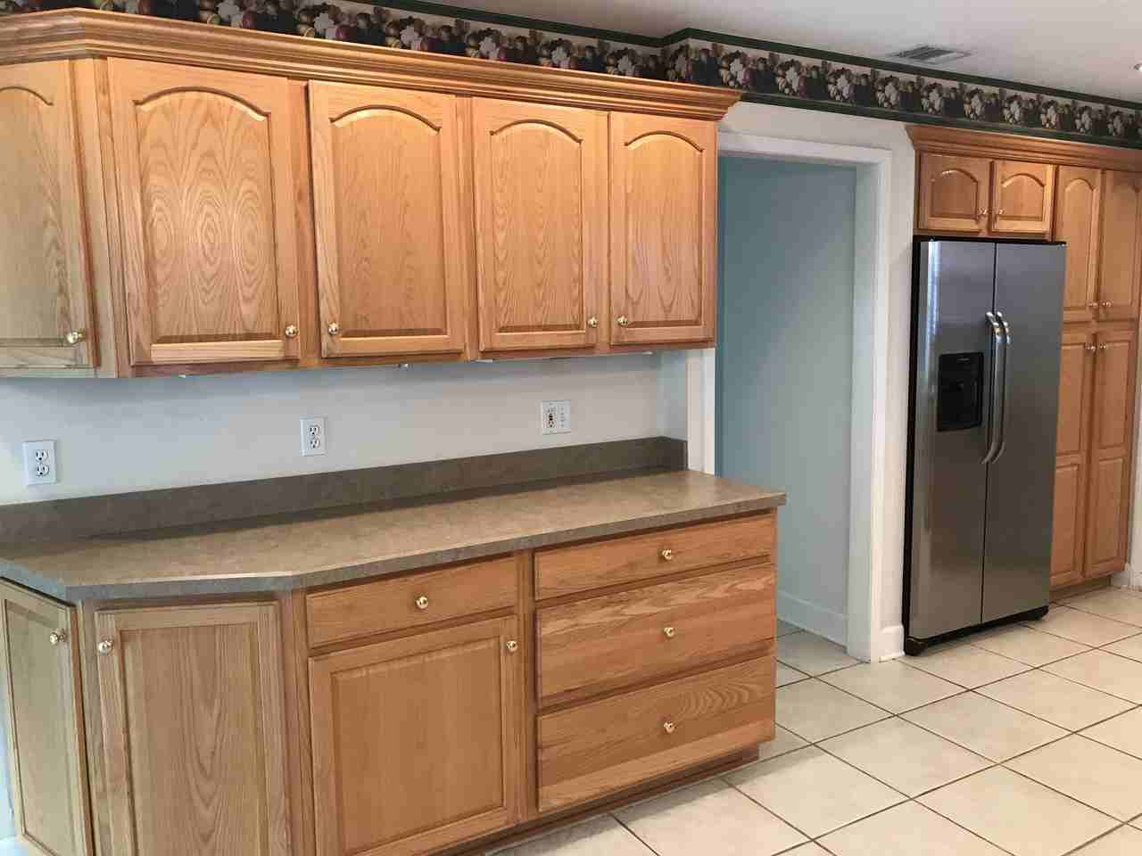 3050 Watson Dr S - Photo 3 of 13