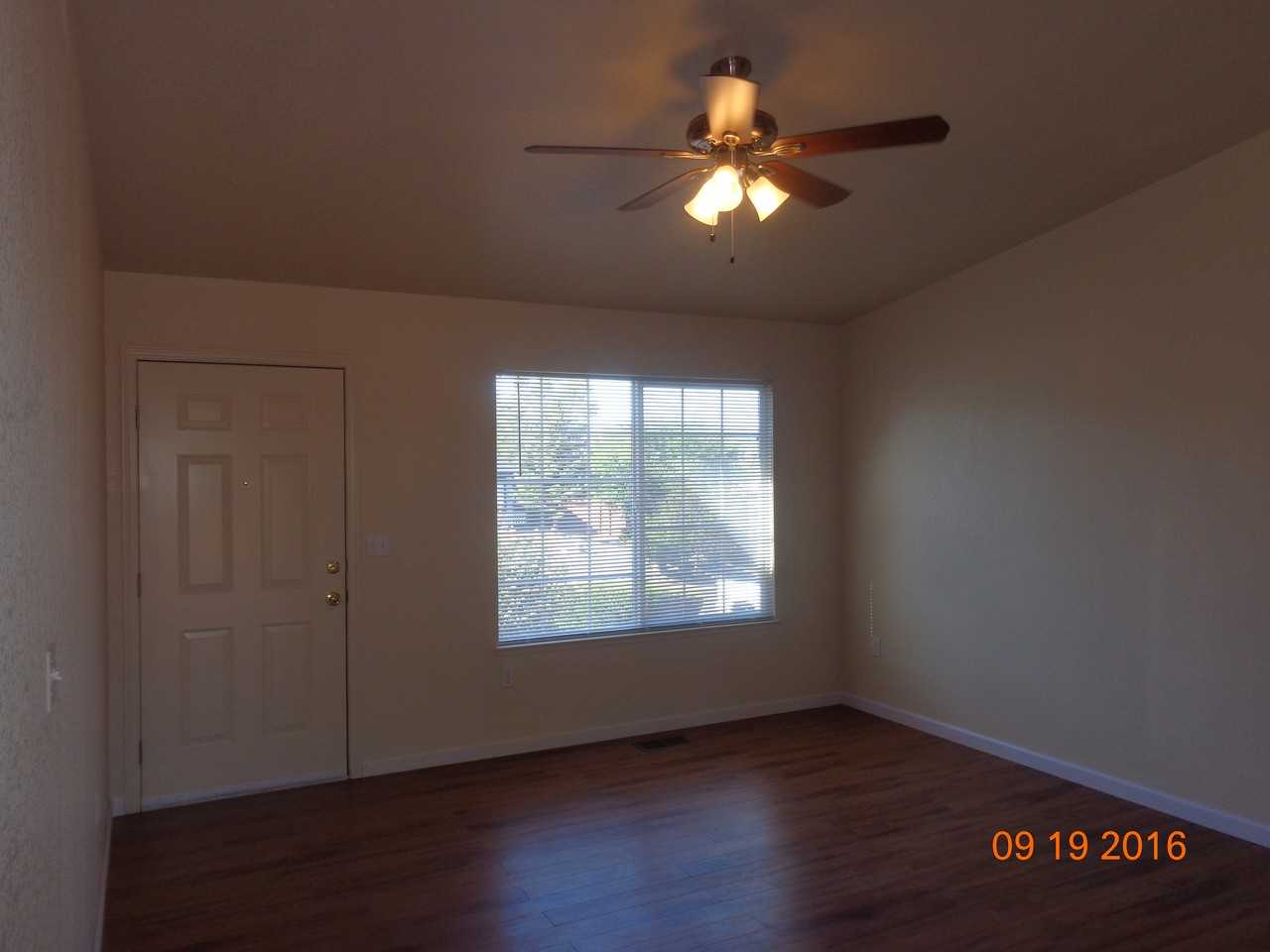 5743 Cinnamon Ct - Photo 3 of 31