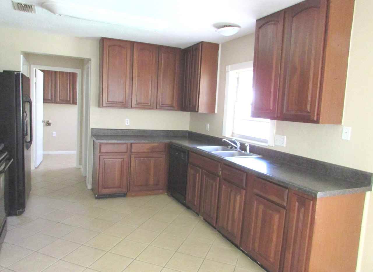 24021 Timberset Ct - Photo 3 of 17