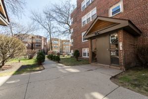 featured image of 7624 S Kingston Ave