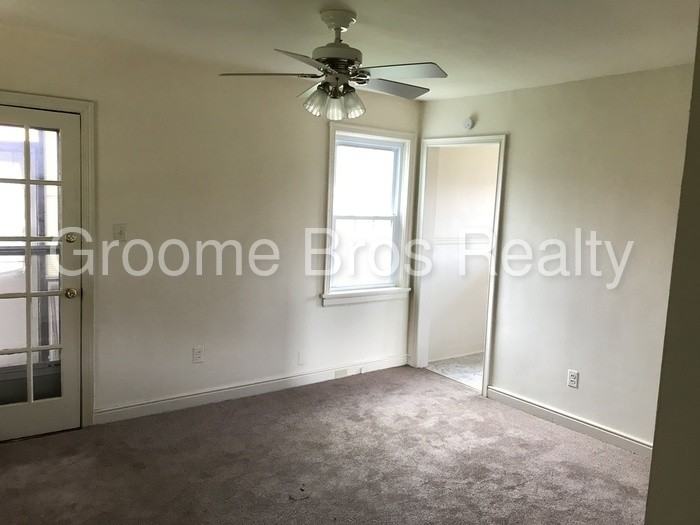 1753 Gross Ave - Photo 3 of 13