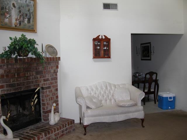 131-135 Ashmore Court - Photo 3 of 12