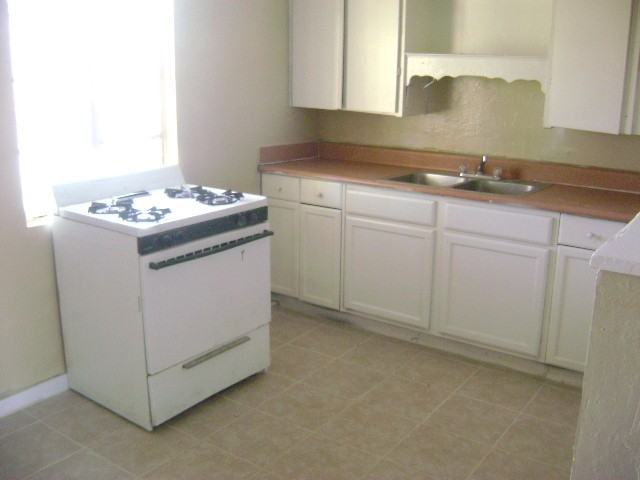 7040 NW Grand Avenue - Photo 2 of 8