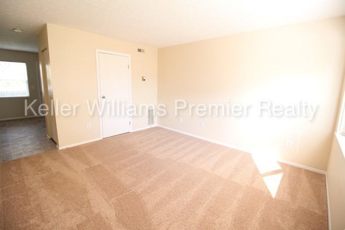 2638 Sandbury Blvd - Photo 2 of 10