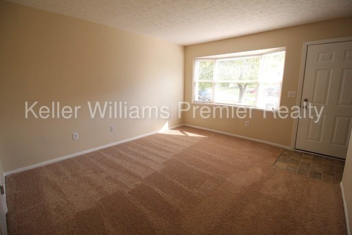 2638 Sandbury Blvd - Photo 3 of 10