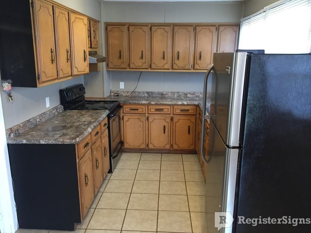 700 N Commons St E - Photo 3 of 9