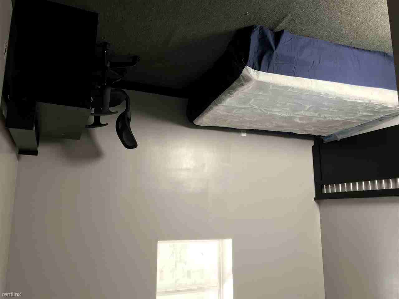 60 Henry St - Photo 2 of 8