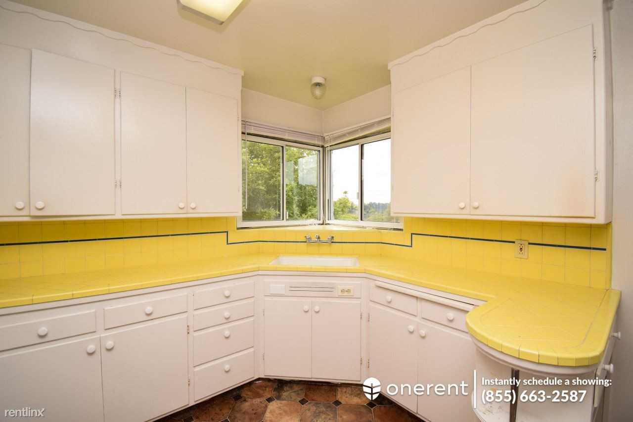 1245 Sandelin Ave - Photo 2 of 14