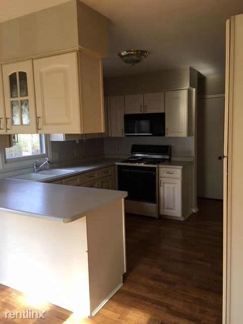 183 Hayes Rd - Photo 3 of 8