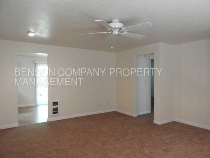 1505 NE 236th Ave - Photo 3 of 10