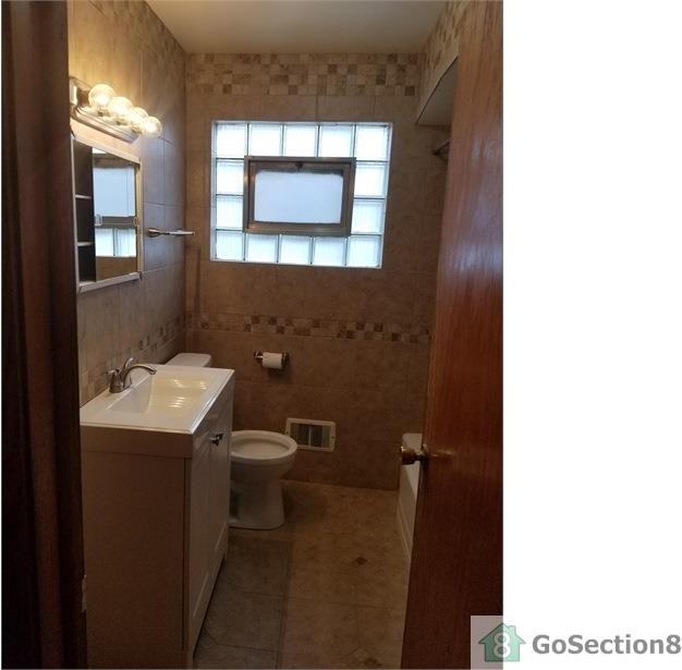 8905 S Greenwood Ave - Photo 2 of 9