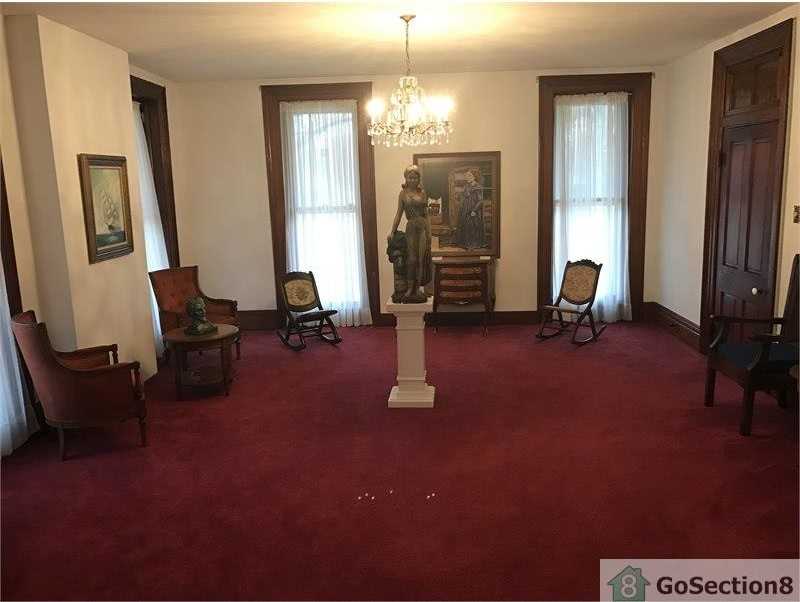 1304 S Grant Ave - Photo 2 of 5