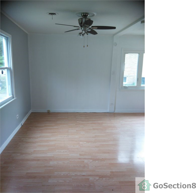 14550 Turner Ave - Photo 3 of 10