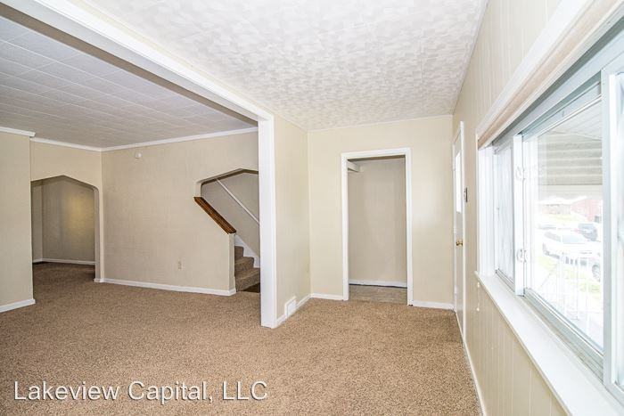 738 10th St - Photo 3 of 21