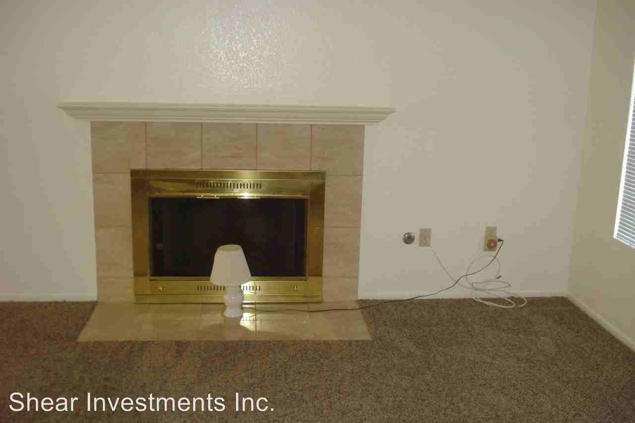 16831 Silica Dr - Photo 3 of 12