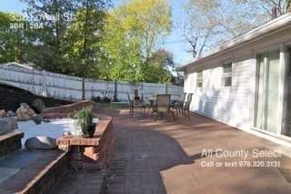 352 Lowell St - Photo 2 of 17