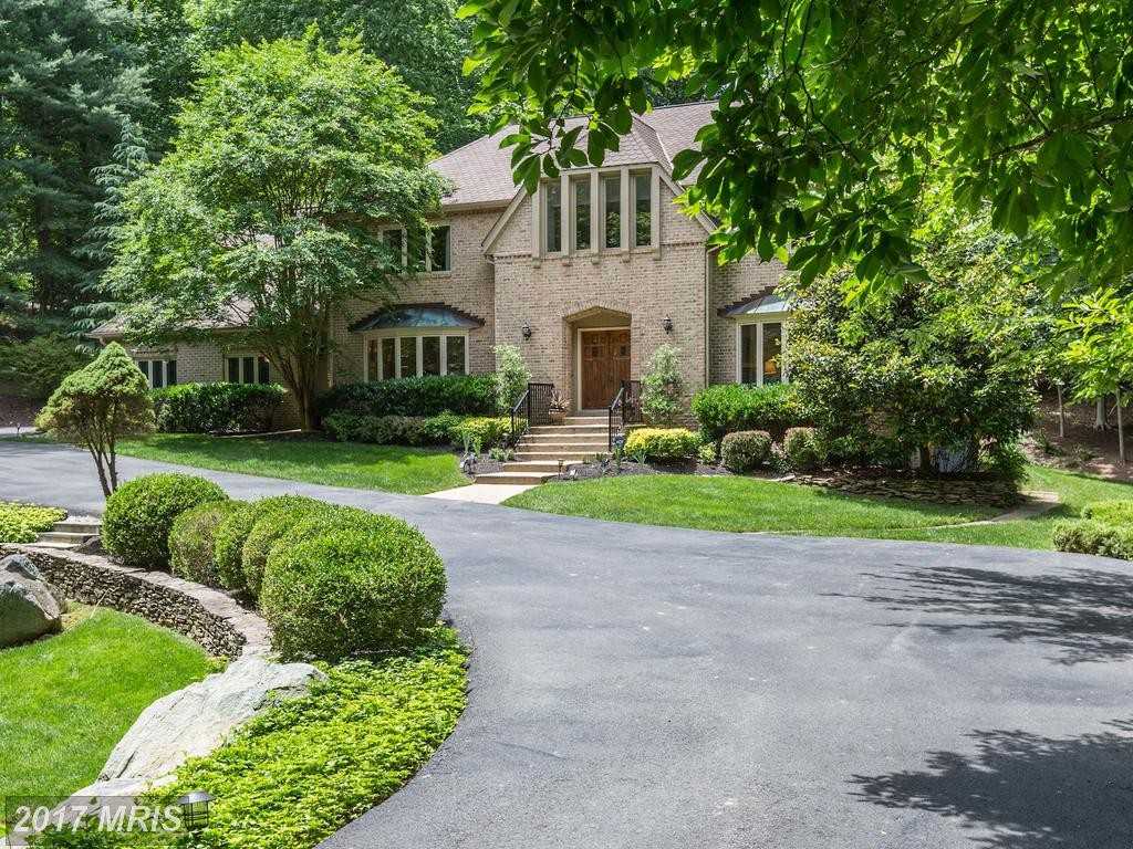 11004 Riverwood Dr - Photo 2 of 30