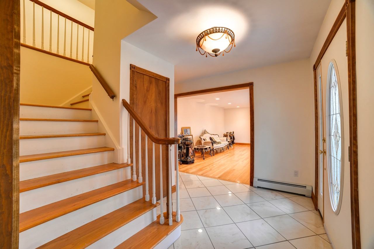 41 Ash St - Photo 2 of 23