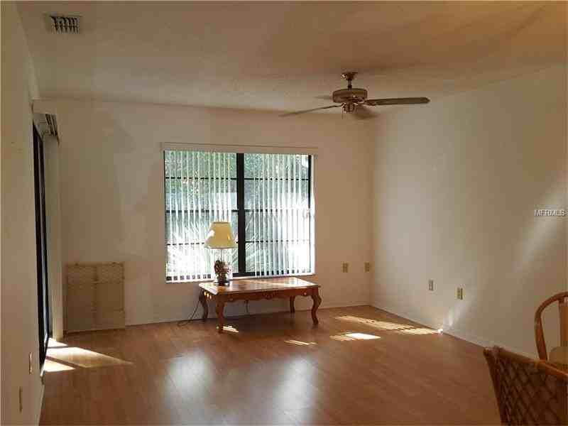 10804 Laquinta Dr - Photo 3 of 13