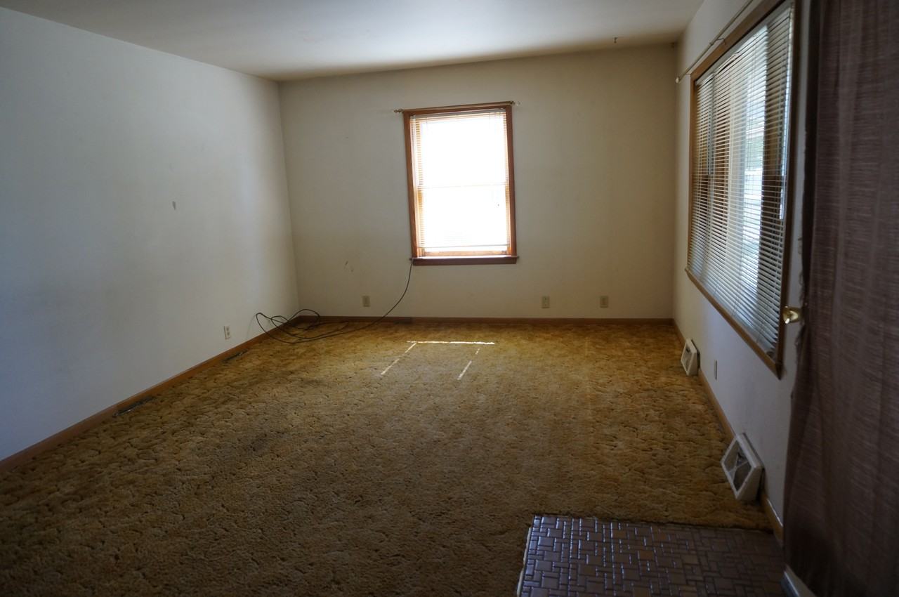 101 Bruce St - Photo 2 of 20