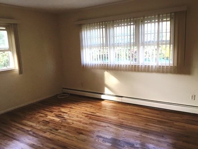 136 Jerusalem Ave - Photo 2 of 9