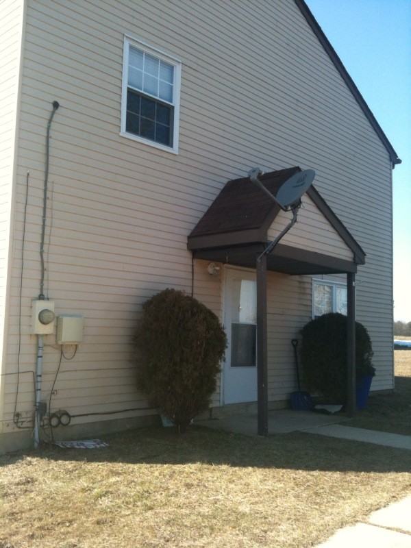 10 Andrea Dr #b - Photo 2 of 14