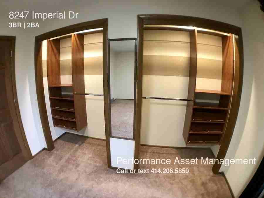 8247 Imperial Dr - Photo 3 of 18