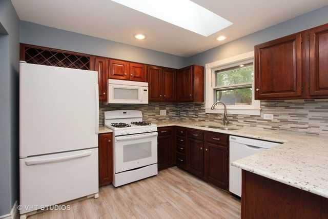 16108 W Des Plaines Dr - Photo 3 of 10