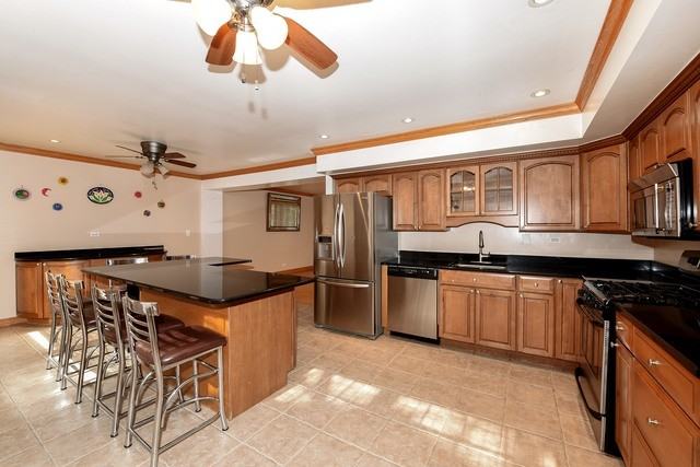 8543 S Kean Ave - Photo 2 of 9