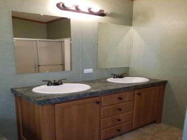 499 Falcon St - Photo 2 of 6