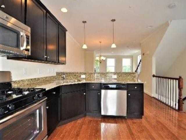 140 N Duncan St - Photo 3 of 6