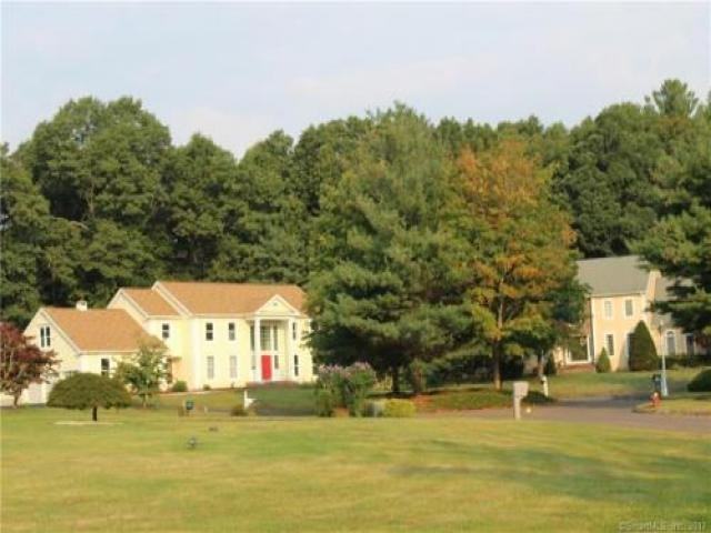 427 Pike Pl - Photo 3 of 9