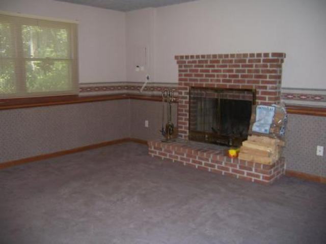 415 Duvall Ln - Photo 3 of 6