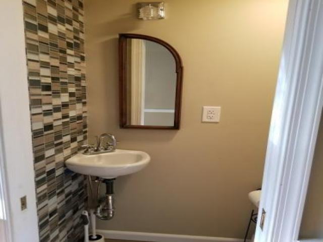 404 Geddes St - Photo 3 of 6