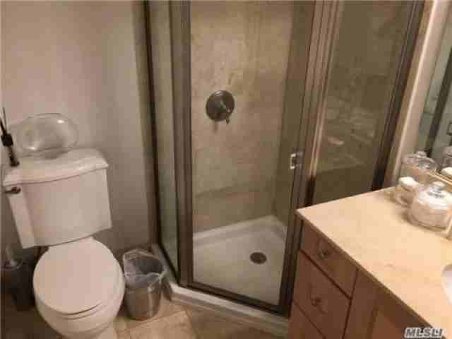 344 Soundview Ln - Photo 2 of 6