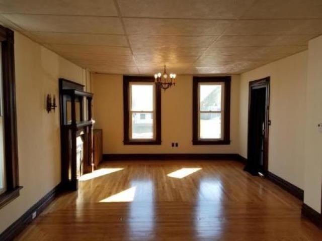 22 7th St - Photo 3 of 6