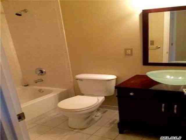 82-7 Country Pointe Cir - Photo 3 of 6