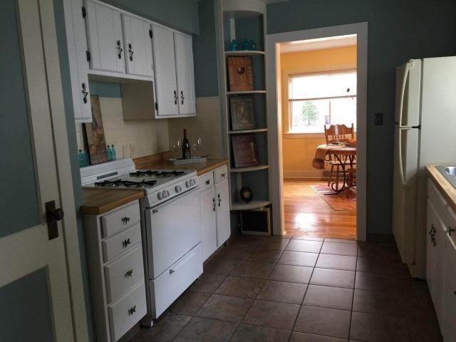 912 New Britain Ave - Photo 3 of 7