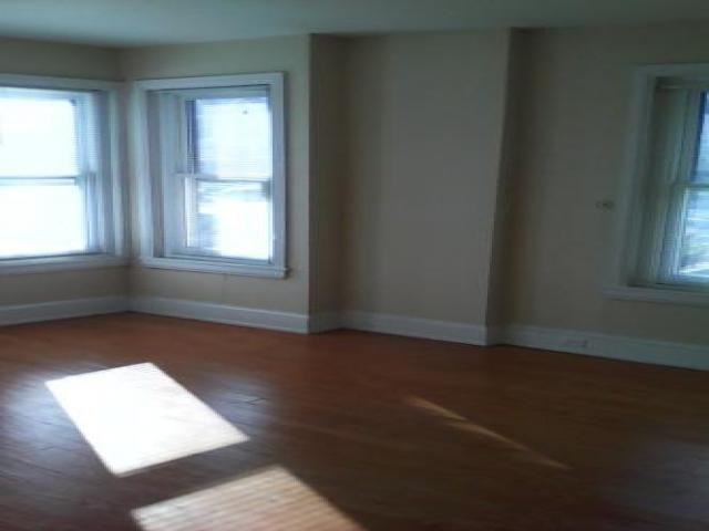 1215 W 9th St - Photo 3 of 6