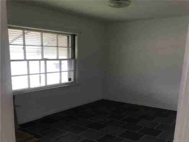 20420 Pinehurst St - Photo 3 of 6