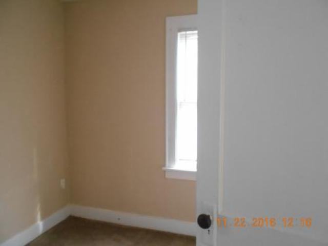 719 N Cherry St - Photo 2 of 6