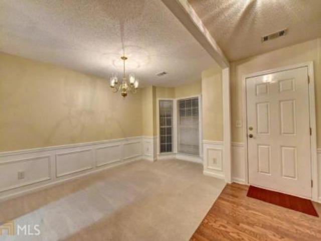 411 Yarrow Way - Photo 3 of 6
