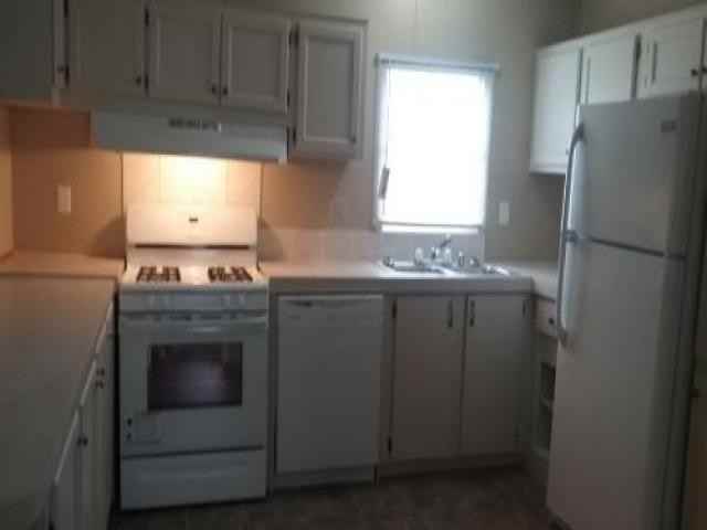 1208 Nottingham Dr - Photo 2 of 6