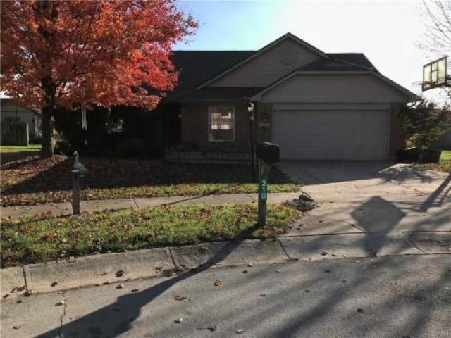 210 Clearwater Ct - Photo 2 of 6