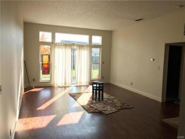 210 Clearwater Ct - Photo 3 of 6